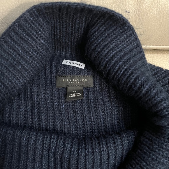 Ann Taylor Women’s Ribbed Knit Mock Neck Sweater - Size XXL - Picture 9 of 10